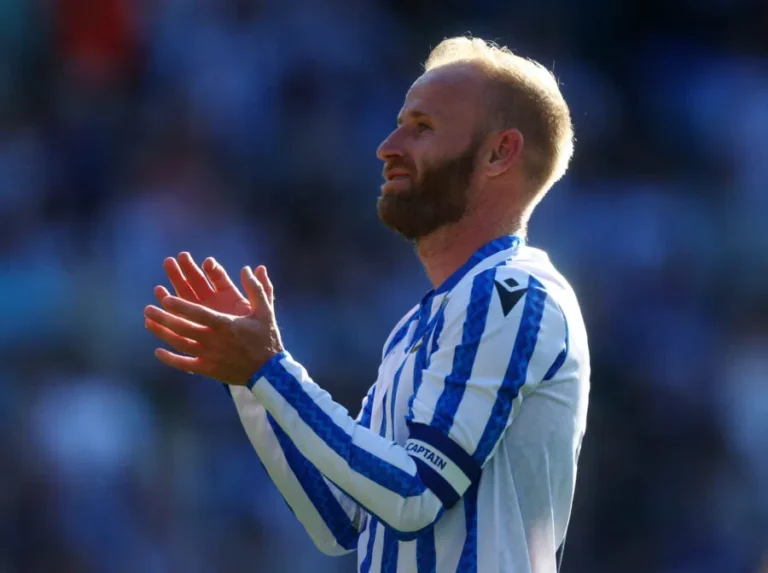 2024-08-11T171133Z_855994679_UP1EK8B1BR7RI_RTRMADP_3_SOCCER-ENGLAND-SHW-PLY-900x671 (1)