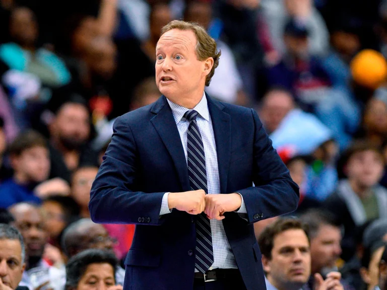 Hawks_Budenholzer_Basketball_01124