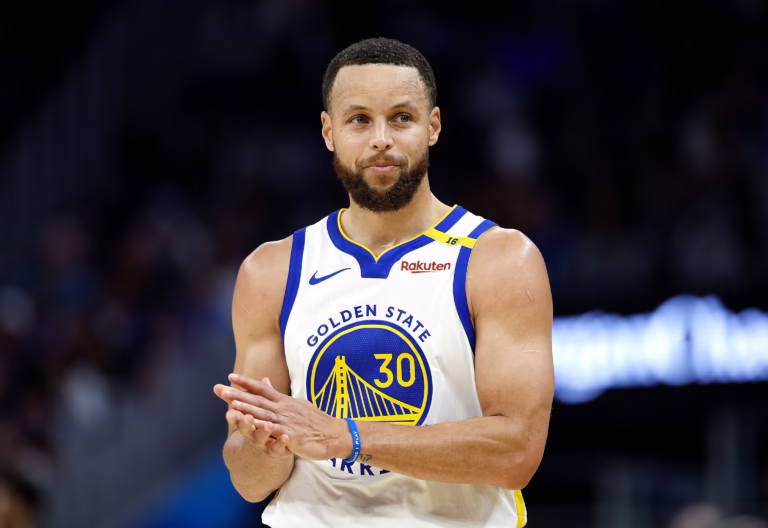 stephen-curry-01-gty-jef-250310_1741626934263_hpMain